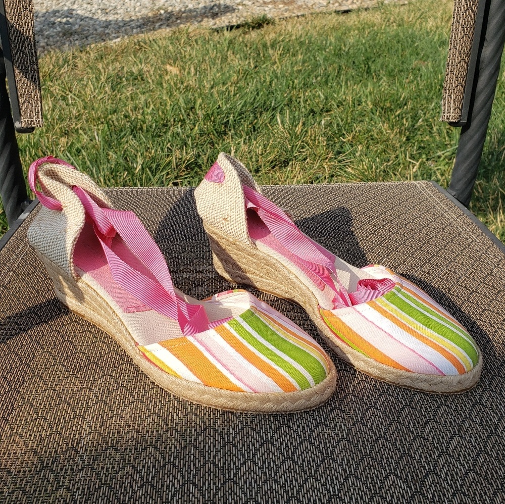 NWOT Tommy Hilfiger Espadrilles